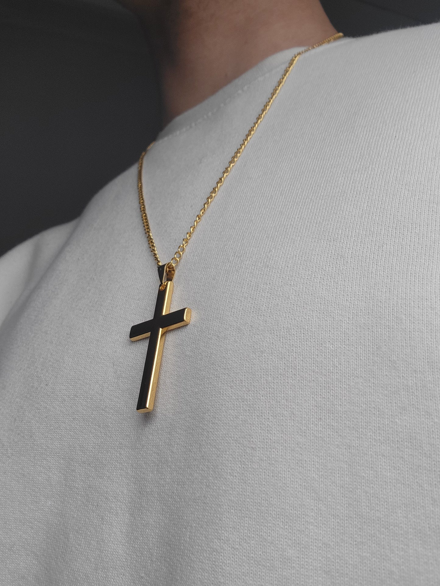 Cross pendant necklace - stainless steel